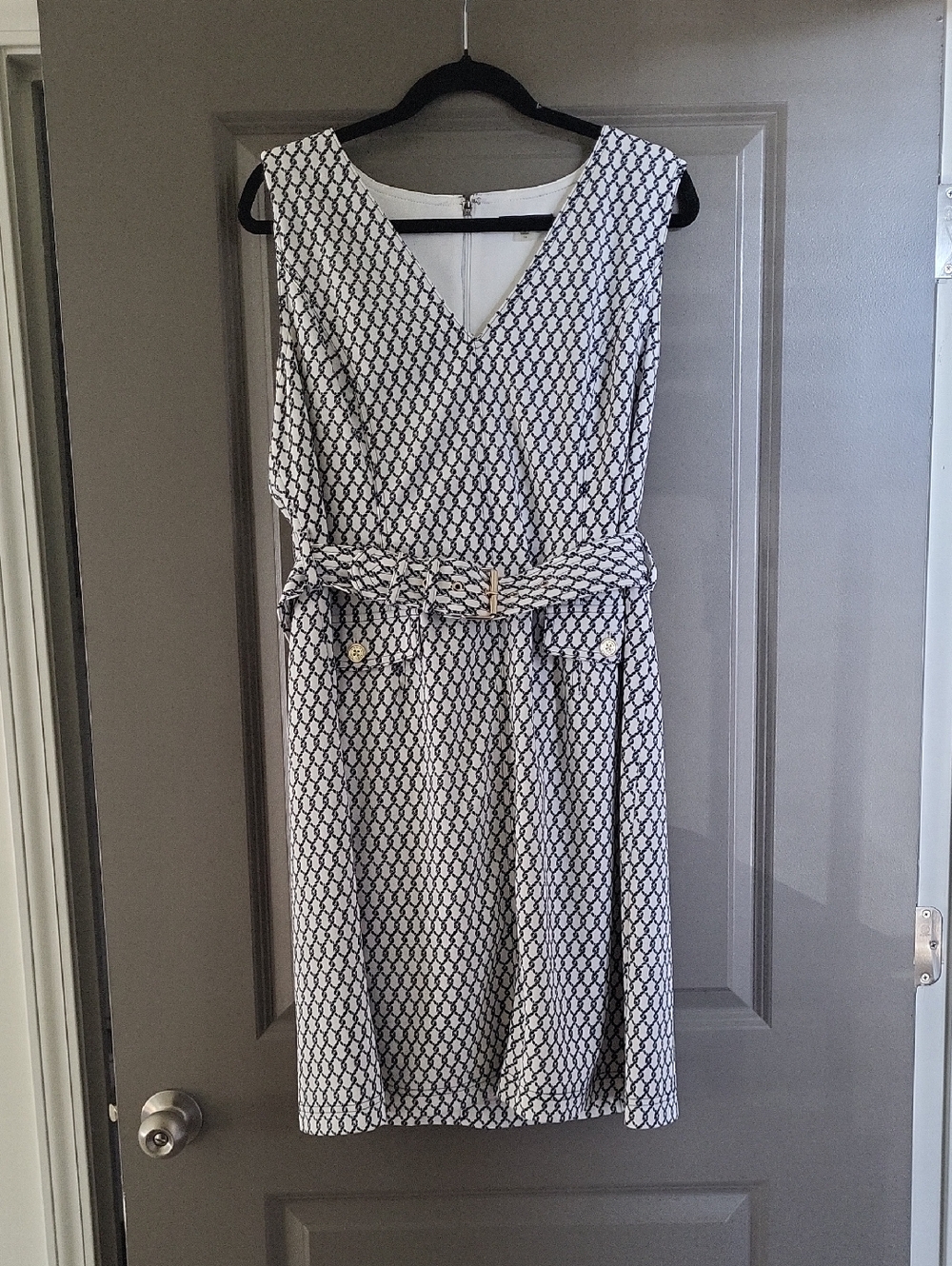 Tommy Hilfiger White and Black V-Neck Midi Dress with Belt